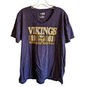 NFL Shirt Womens XL Football Minnesota Viking Short Sleeve Purple TShirt